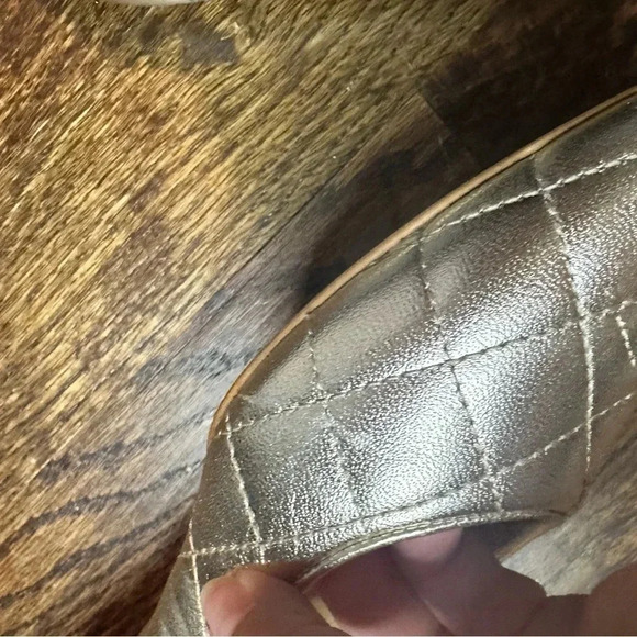 Bruno Magli Flats Ballet Quilted Metallic Leather
Fashion Bianca Sz 37.5/US7 - Picture 11 of 12